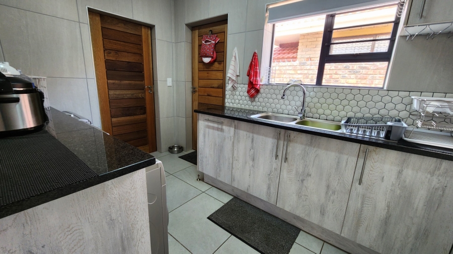 3 Bedroom Property for Sale in Dana Bay Western Cape